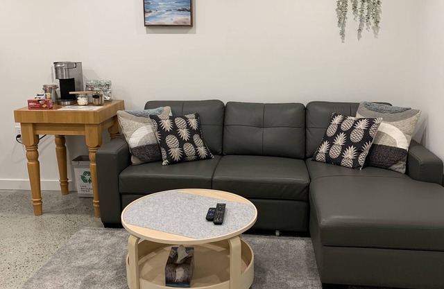Cozy Suite in Vancouver’s Oakridge Area