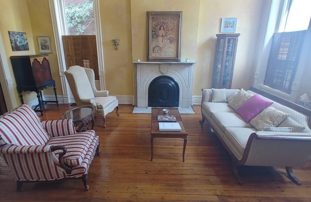 COZY SUITE - LAFAYETTE SQUARE