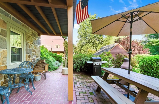 Cozy Suite w/Full Kitchen on secluded farmette.