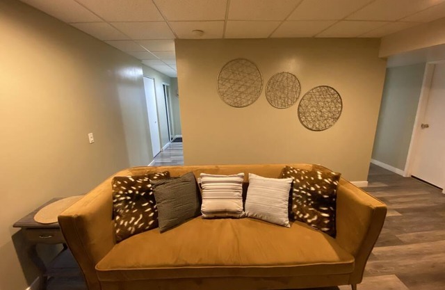 Cozy suite with full Kitchen