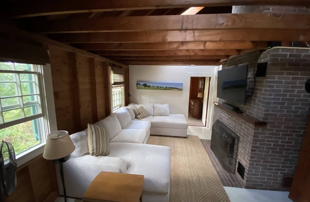 Cozy Summer Cottage in Nonquitt Beach Community