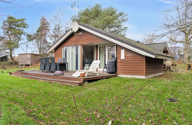 Cozy summer house close to the beach