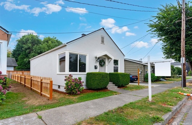 Cozy Sumner Home: Near Shops/Dining & Freeway Access, fully fenced, pet friendly
