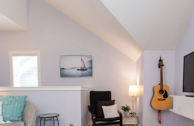 Cozy Sunrise 1BR Suite