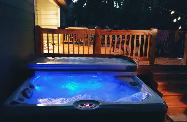 Cozy Surprise: Surprises Abound in this Cute 2 Bedroom With a Hot Tub!