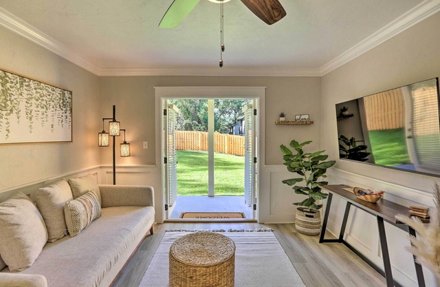 Cozy Tallahassee Apartment w/ Spacious Yard!