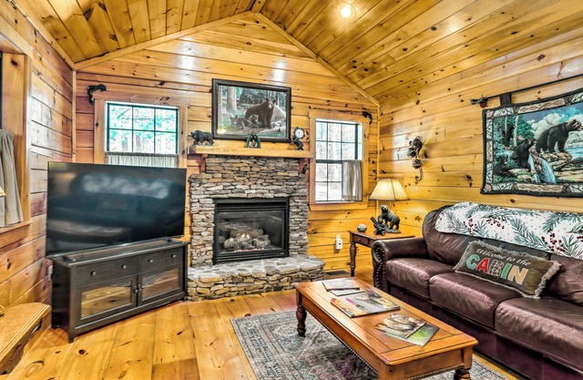 Cozy Tellico Plains Getaway w/ Deck, Fire Pit