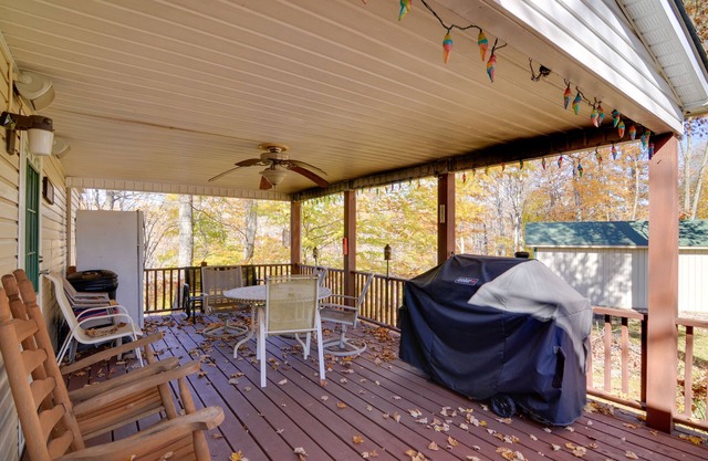 Cozy Tennessee Escape w/ Porch, Grill & Fire Pit!