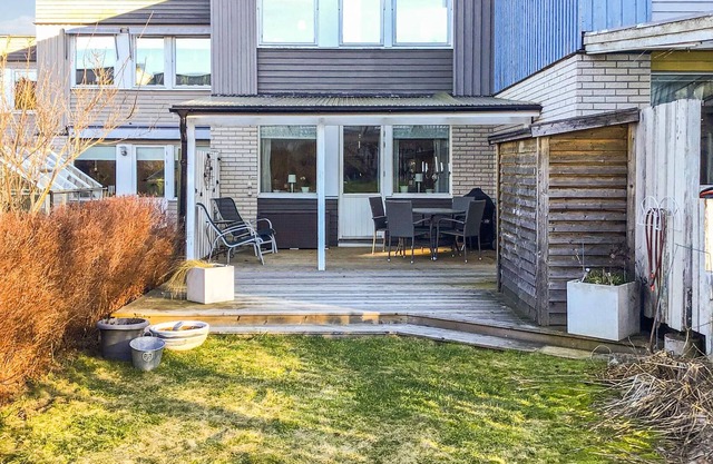 Cozy terraced house on the island of Ekerö in Lake Mälaren.