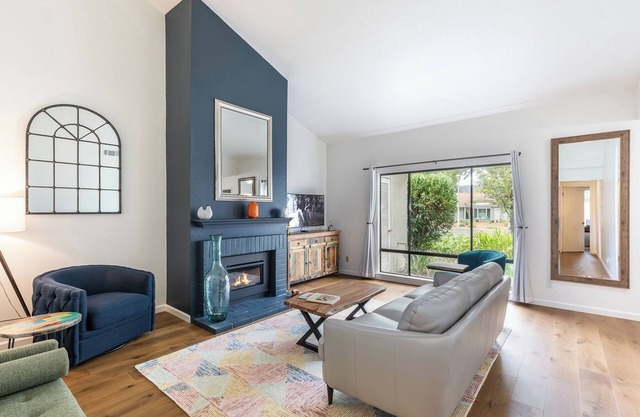 Cozy three-bedroom townhome in the heart of St. Helena