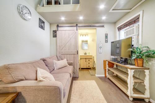 Cozy Tiny Home 1 Mi to The Village at Meridian
