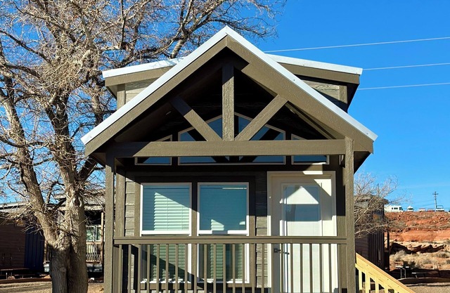 Cozy Tiny Home King Room #24B