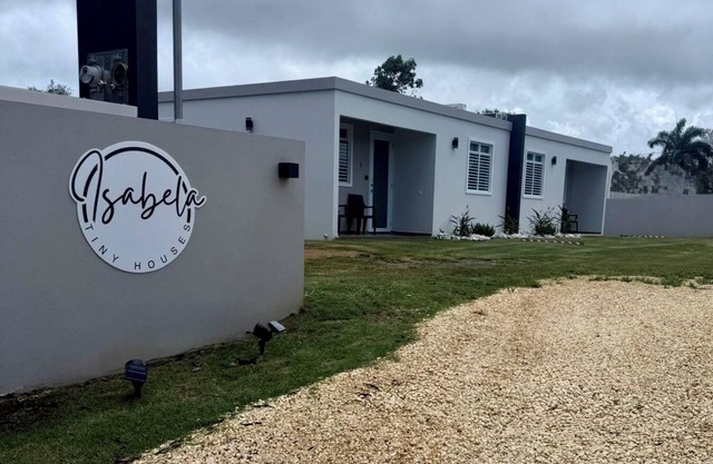 Cozy Tiny House for Couples or Families – Peaceful Isabela Retreat