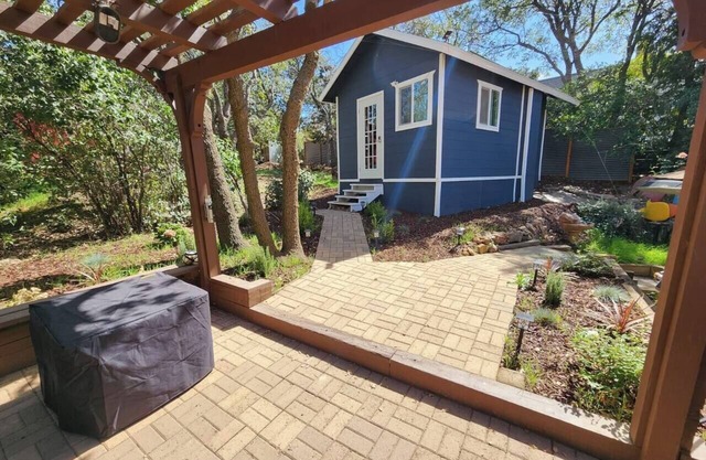 Couple’s Peaceful Getaway - 4 Minutes from Village