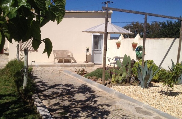 Gemütliches "kleines Haus" mit Frühstück im B & B Casal da Eira