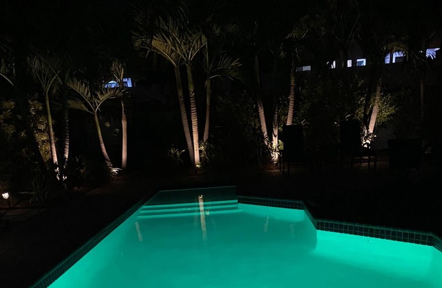 Cozy Tropical Paradise with heated pool. One mile from the beach.