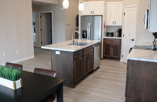 Cozy Twin home, Close to all Detroit Lakes has to offer.