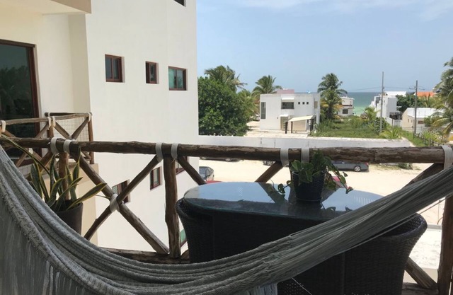 Cozy two bedroom apartment 50m from the beach