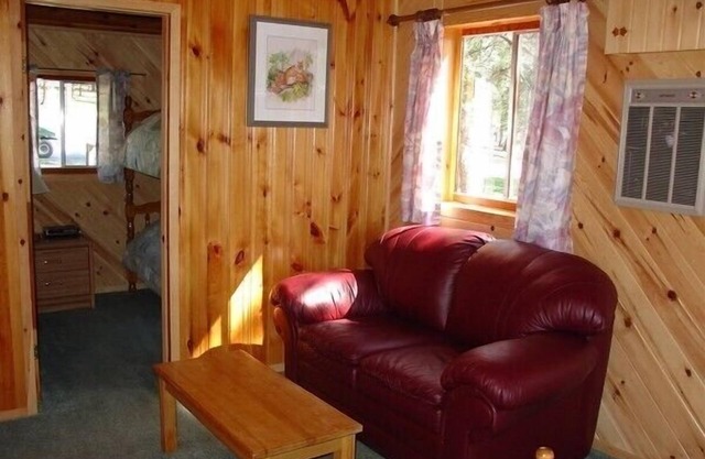 Gemütliche Zwei Schlafzimmer Ferienhäuser - Sioux Narrows
