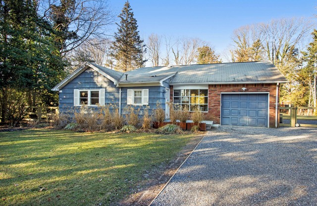 Cozy two-bedroom cottage in Long Island's bucolic Brookhaven Hamlet