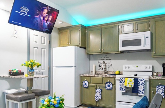Cozy Two Bedroom Duplex Apartment