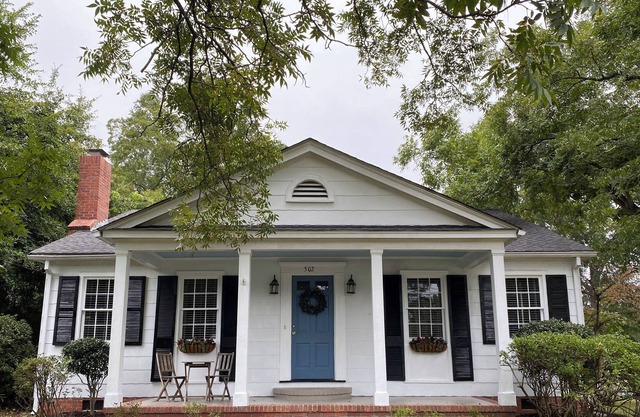 Cozy two bedroom home within walking distance of downtown