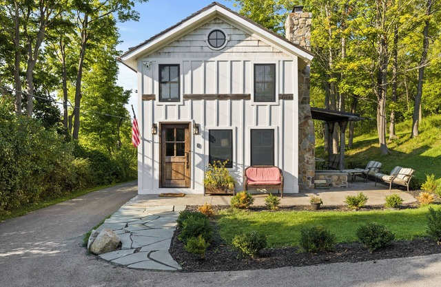 Cozy Two Bedroom Home Next to Canadaigua Lake Private 9+ Acres