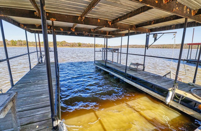 Cozy Two Bedroom Lakehouse and PRIVATE DOCK!