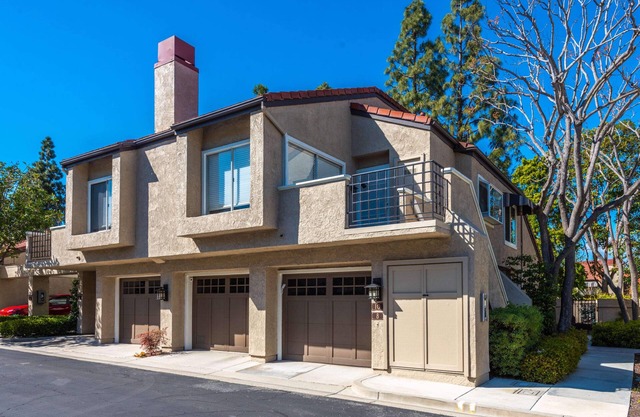 Cozy UCI Townhome 2 Bedroom 2 Bath