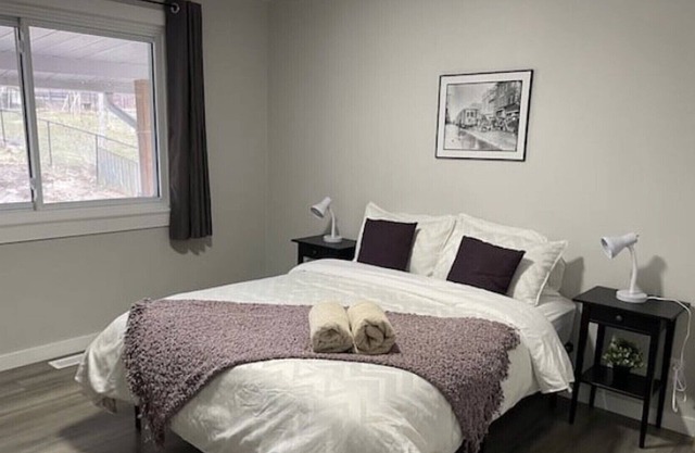 Cozy Upper Orillia Unit