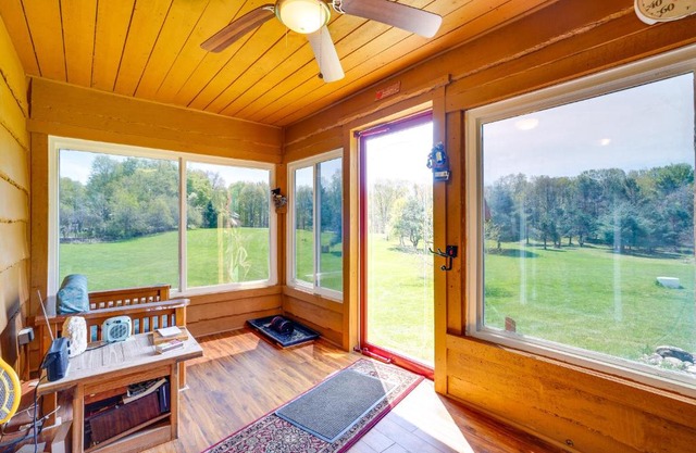Cozy Upstate New York Getaway with Fire Pit!