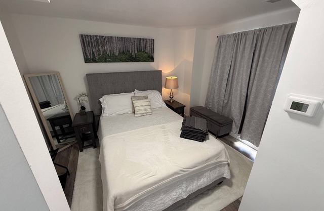 Cozy Urban Retreat – Close to Downtown, Free Parking!