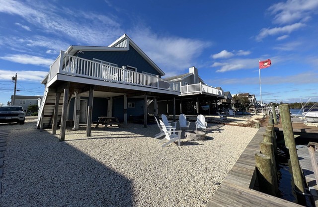 Cozy Family Friendly Waterfront Property in Mystic Island, NJ