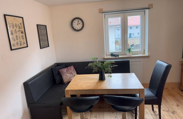Gemütliche Ferienwohnung Oberbayern Lengenfeld 1.OG, 4 Schlafzimmer,neu umgebaut