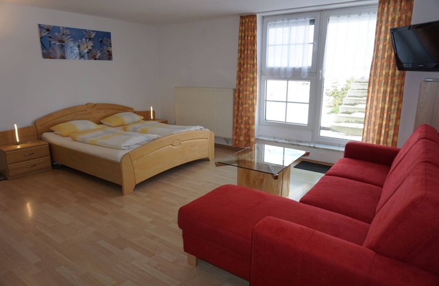 Gemütliche Ferienwohnung (73 qm) mit direktem Zugang zum Garten und eigenem Pavillion