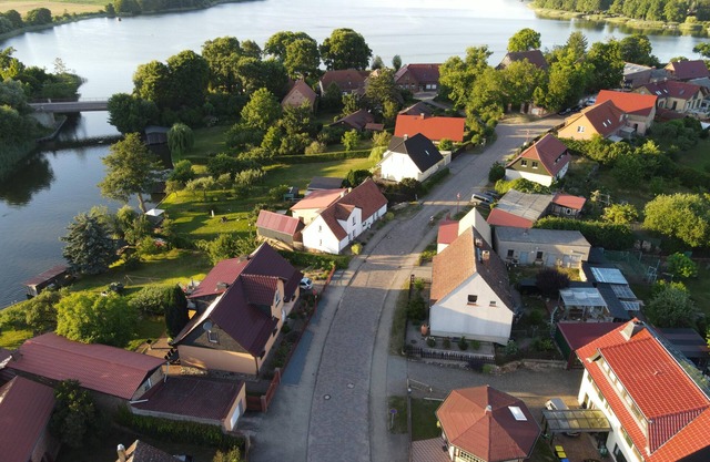 Gemütliche Ferienwohnung Priepert in Seenähe mit WLAN, Balkon / Terrasse; Parkplatz vorhanden
