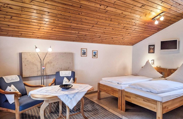 Gemütliche Ferienwohnung mit Balkon und Bergblick – Ideal für Aktive