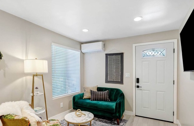 Cozy Vega Haven EV charger: Private Rear-House Retreat with King Bed