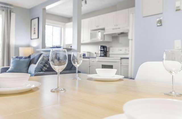 Cozy Vibes in Kensington - Free WiFi | Parking | Portable AC