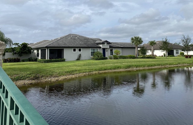 Cozy Villa with resort style amenities - close to Naples!