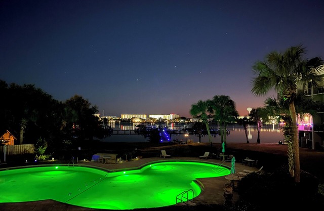 Cozy Waterfront Condo - PB B215