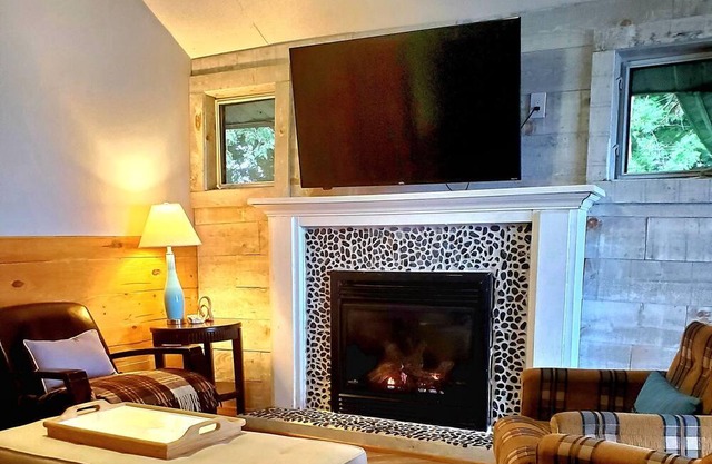 Cozy Waterfront 2 bedroom Cottage in Orillia