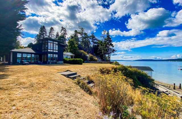 Cozy Waterfront Beach House Near Baby Island! New to VRBO!