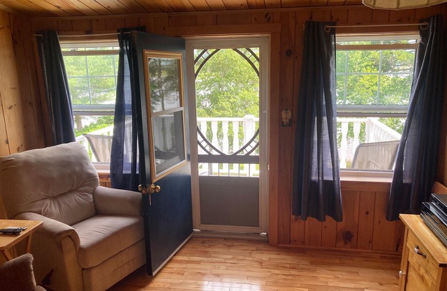 Cozy Waterfront Cottage on the Tidnish River