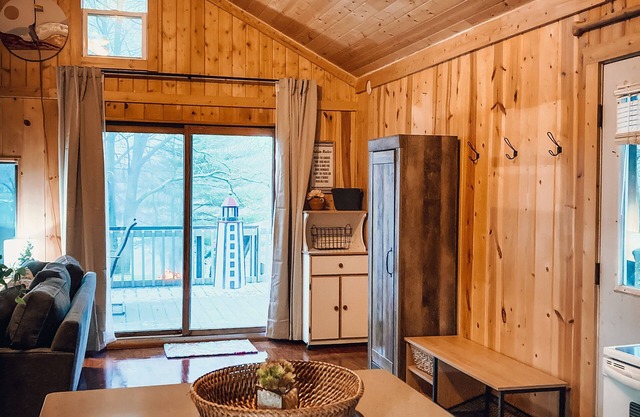 Cozy waterfront cottage Hesperia, MI