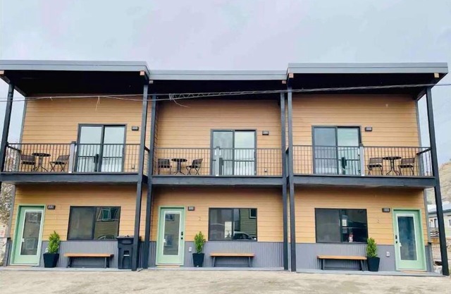 Cozy Wolf Lodge — Unit 1