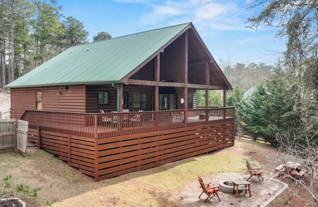 Cozy Wood Cabin Retreat w/Dock, Deck & Views