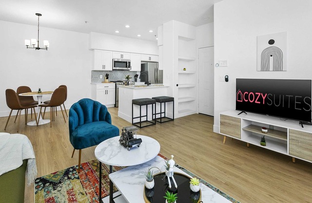 CozySuites Glendale by the stadium w/ pool! 05