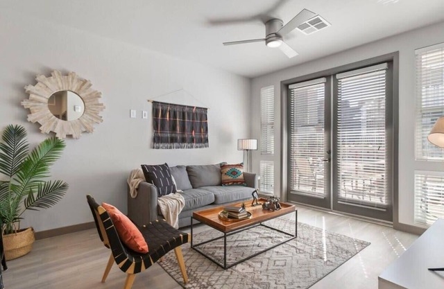 CozySuites PHX RORO Gym, Pool, Pets, Parking! #4