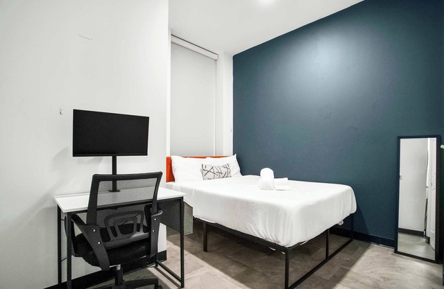 CozySuites Stunning 1BR in Downtown Pitts 44
